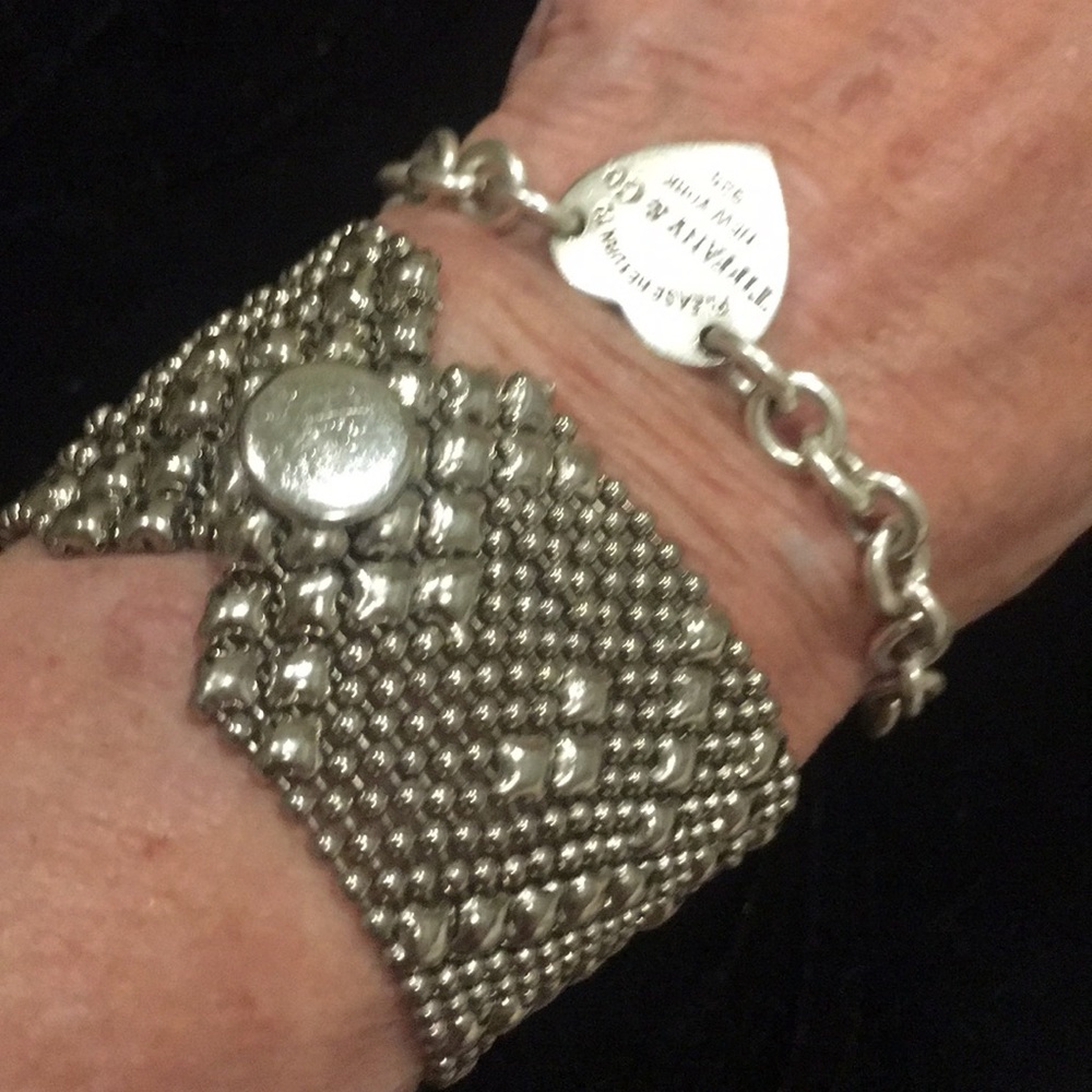 ⭐️Fluid flexible chain bracelet, lovely, & so comfy⭐️